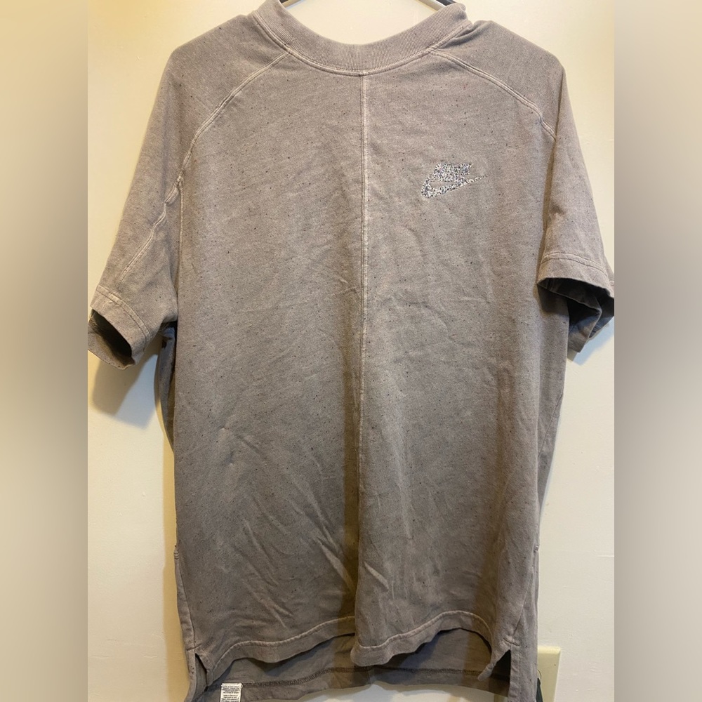 Nike Sportswear T-Shirt Size Medium